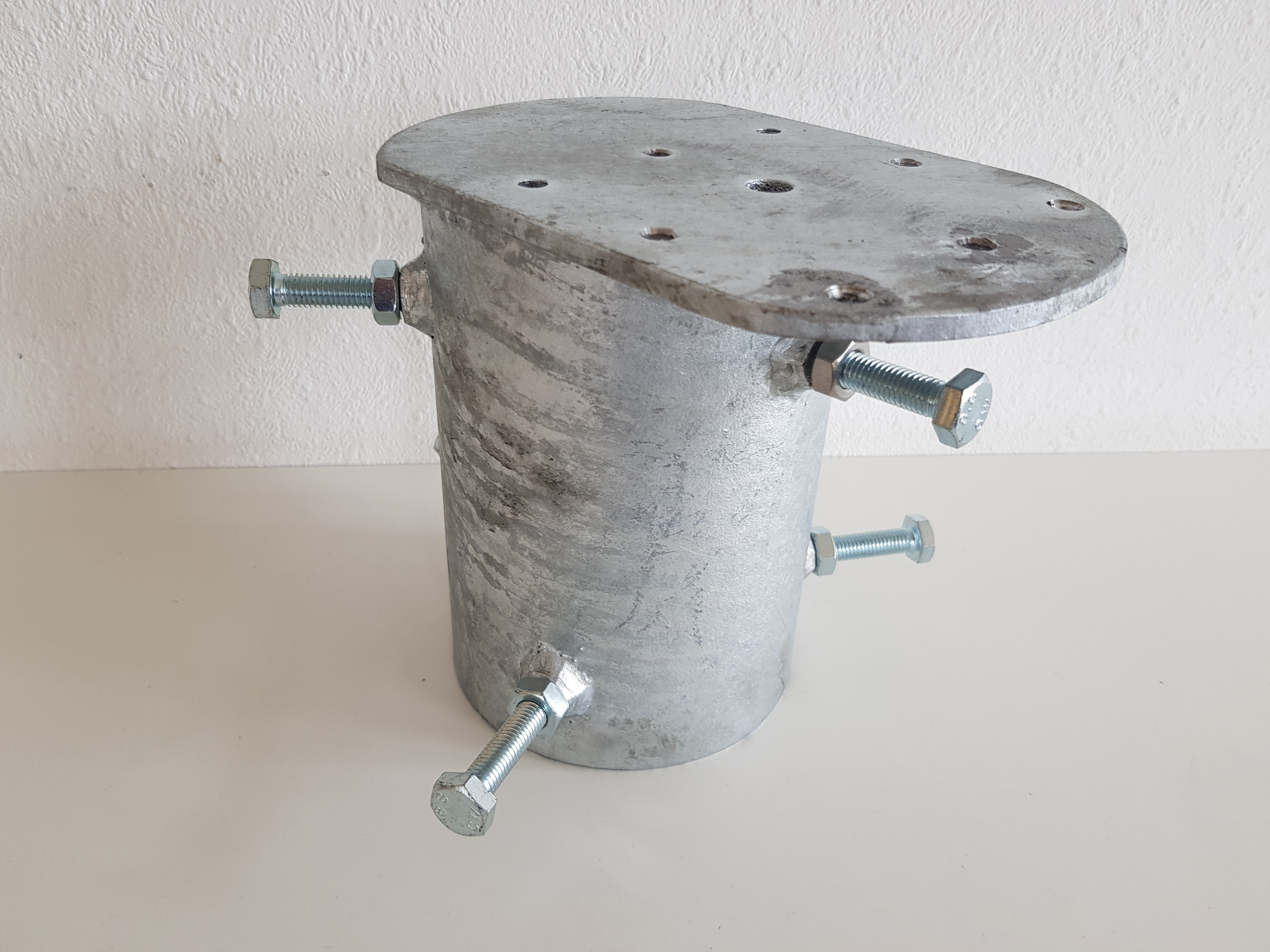 NetcamCenter Galvanized post-top mounting bracket
