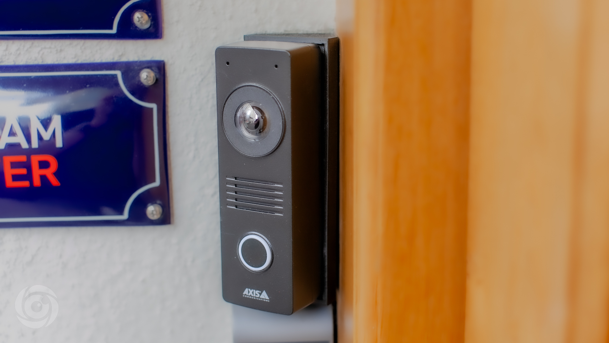 NetcamCenter I8116-E Black Wall Bracket 30°-60°
