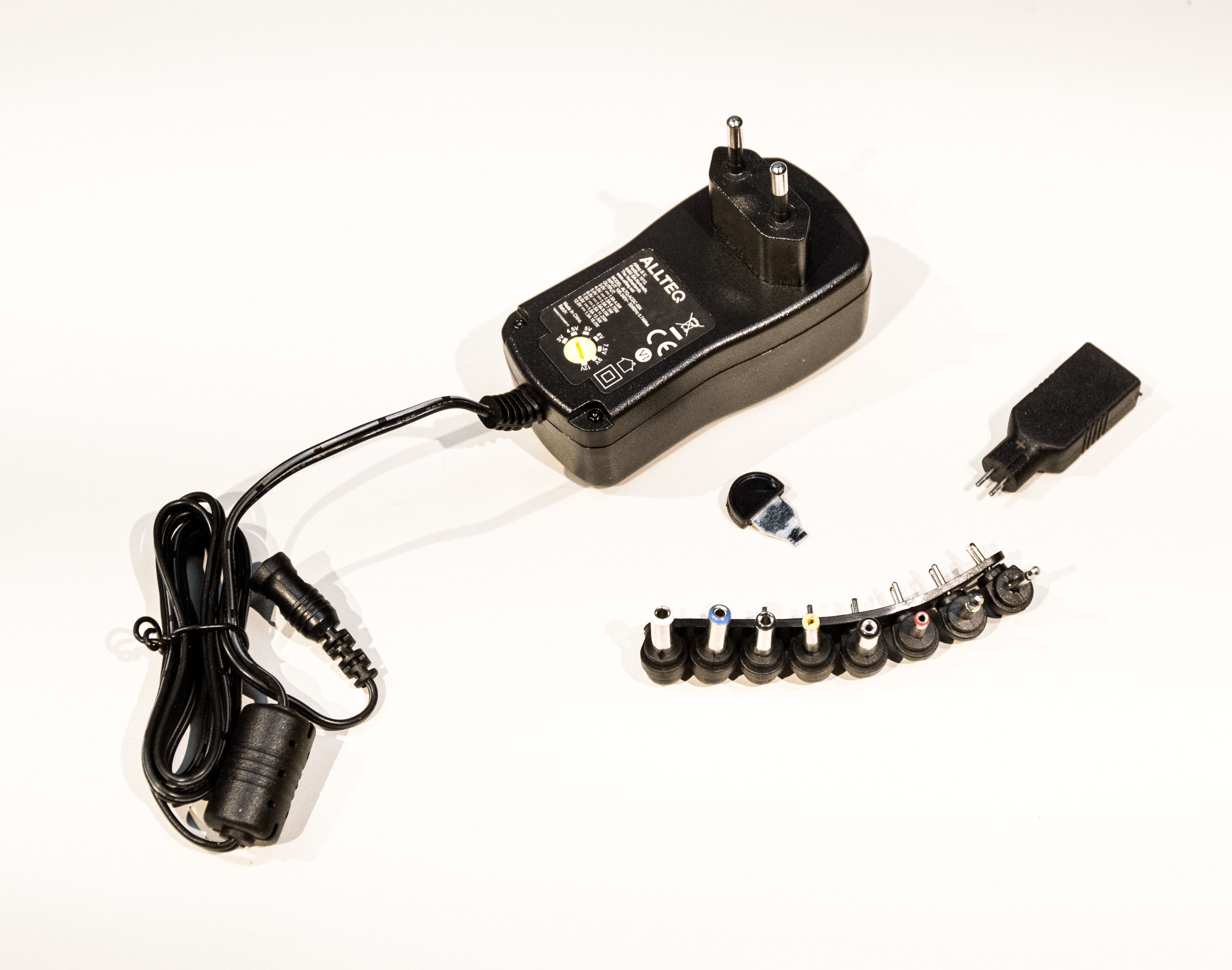 Omron Universal power supply 3-12VDC 1.5A