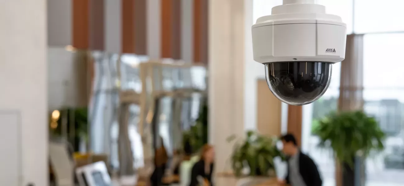 AXIS M5526-E | IP Cameras | NetcamCenter